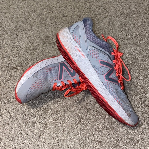 New balance sneakers - Picture 3 of 4